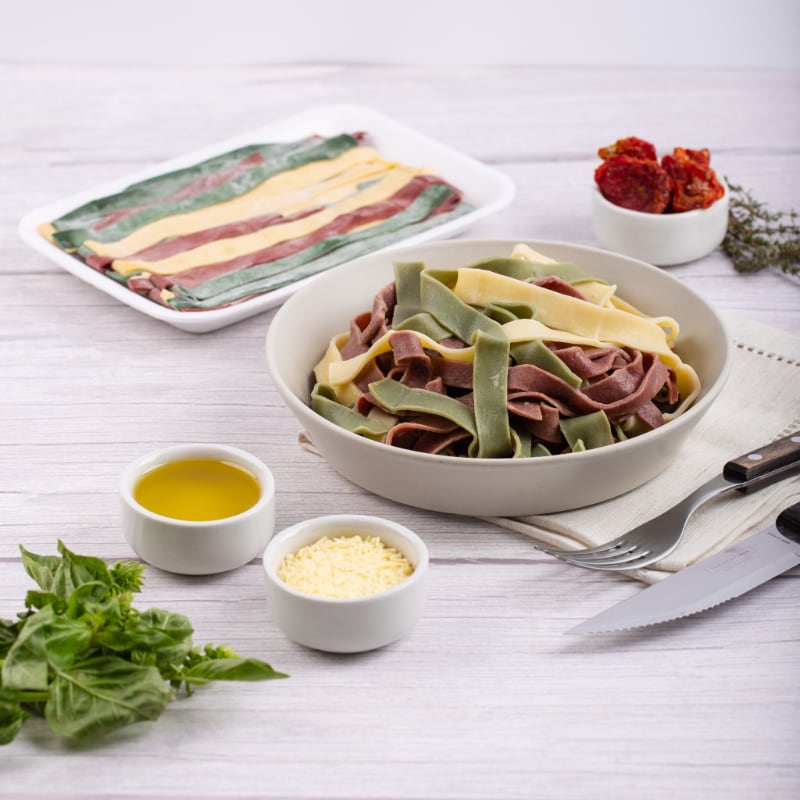 boa-mesa-comida-saudavel-massa-macarrao-multi-color